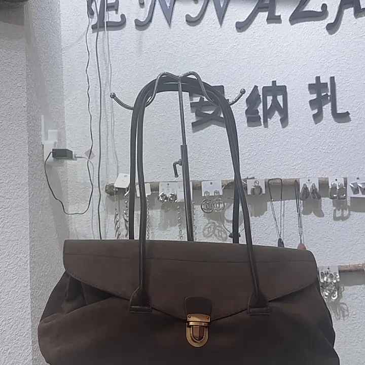 包盖翻盖款翻盖锁扣托特包单肩包百搭休闲女士漆皮