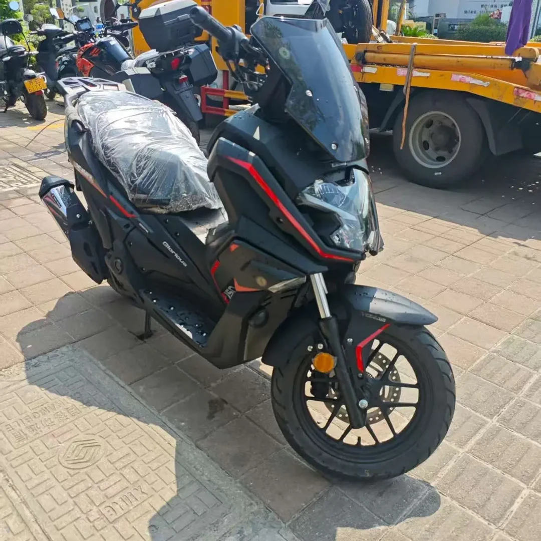 台荣荣150踏板摩托车 150CC踏板两轮燃油摩托车可上牌