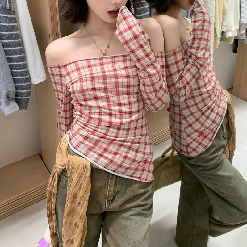 梦优莱美式方格纹一字领辣妹长袖T恤早春新款修身显瘦打底衫上衣