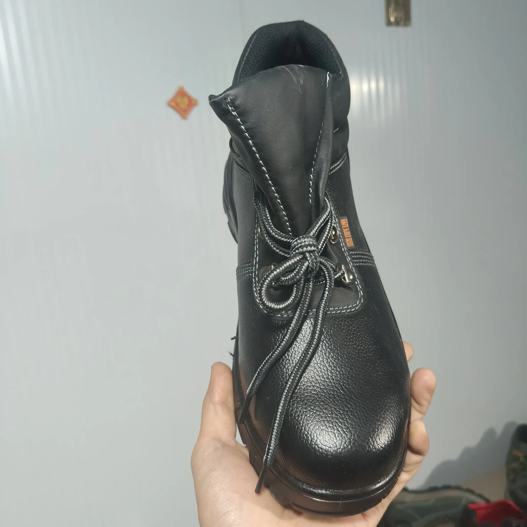 劳保鞋男钢包头防砸防刺穿轻便透气耐磨防臭四季安全工作防护鞋