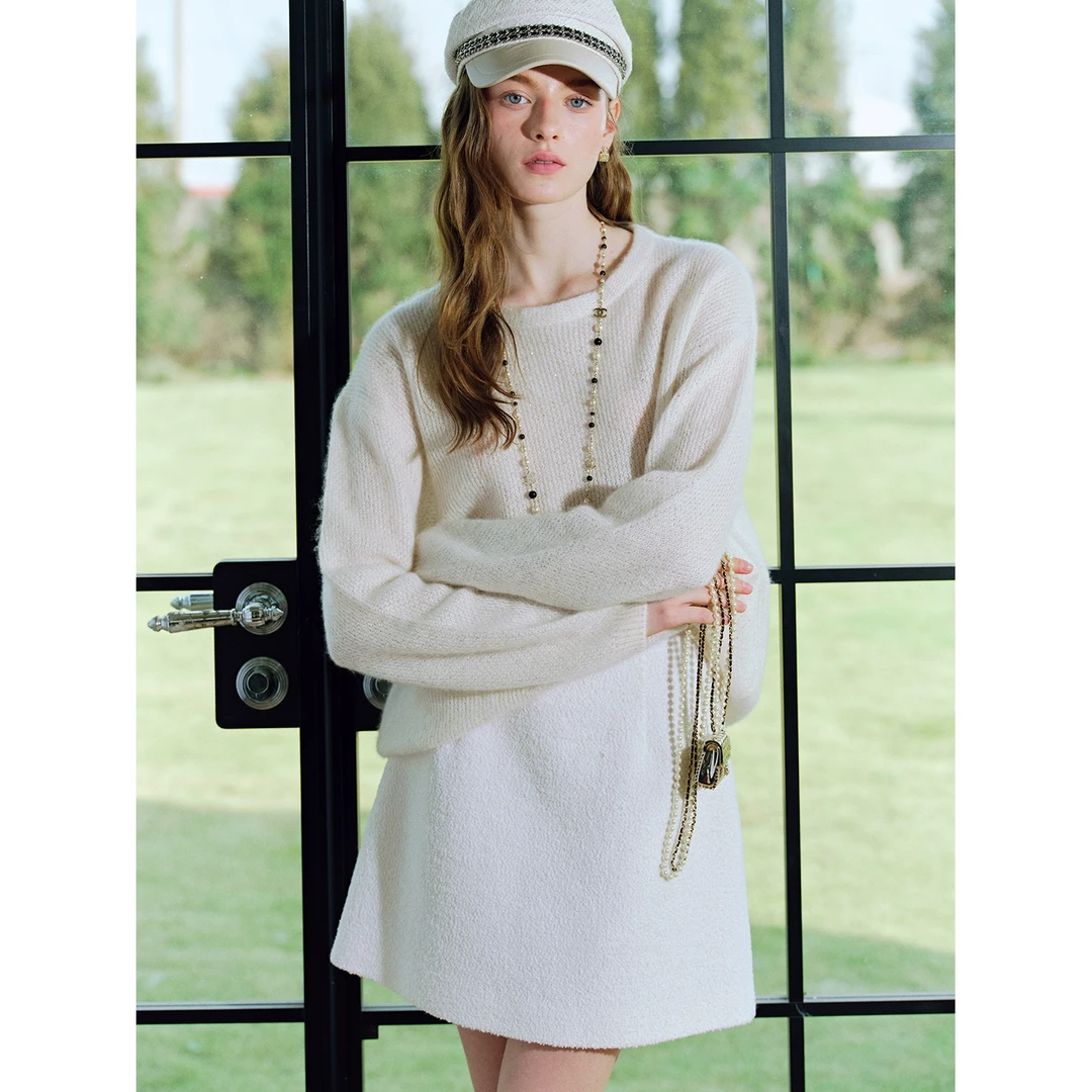 小岛微风梦幻珠光纱 嵿奢丝羊绒 精致宽松圆领毛衣 M51MY0154