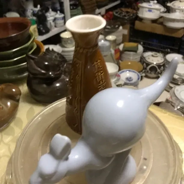 陶瓷青釉代鼠摆件和酒壶