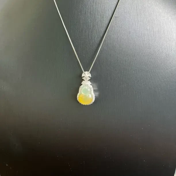 天然非洲翠黄加绿小葫芦挂坠