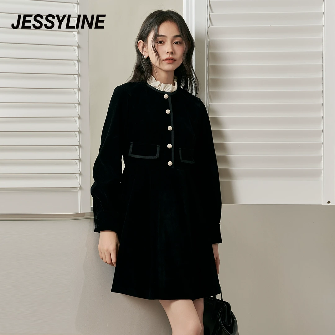 jessyline杰茜莱24秋冬新款黑色气质高级感收腰显瘦小个子连衣裙