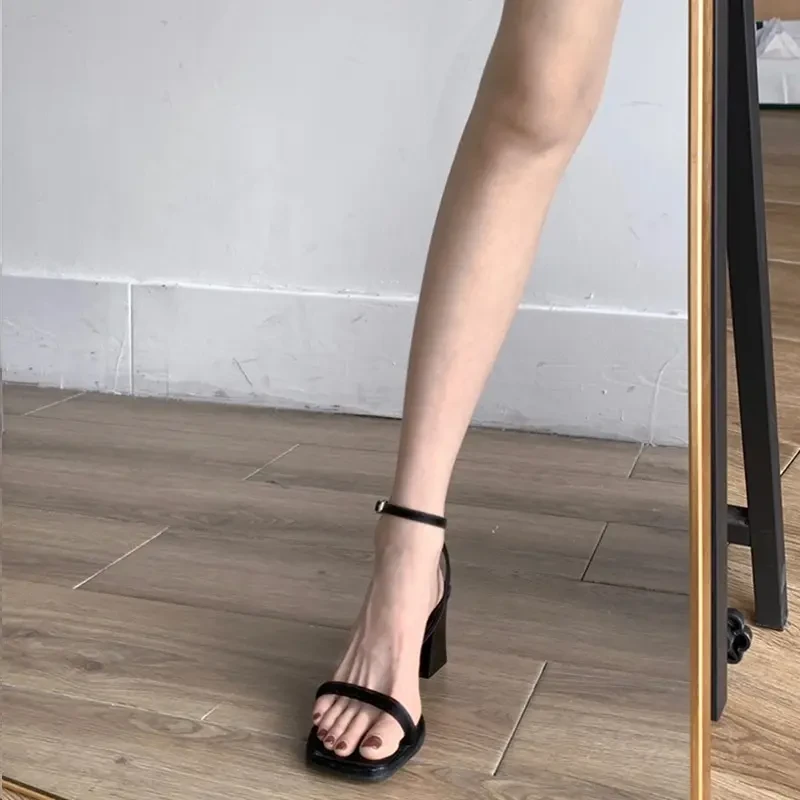外穿凉鞋女款夏2025年新款粗跟百搭网红爆款气质名媛一字带高跟鞋
