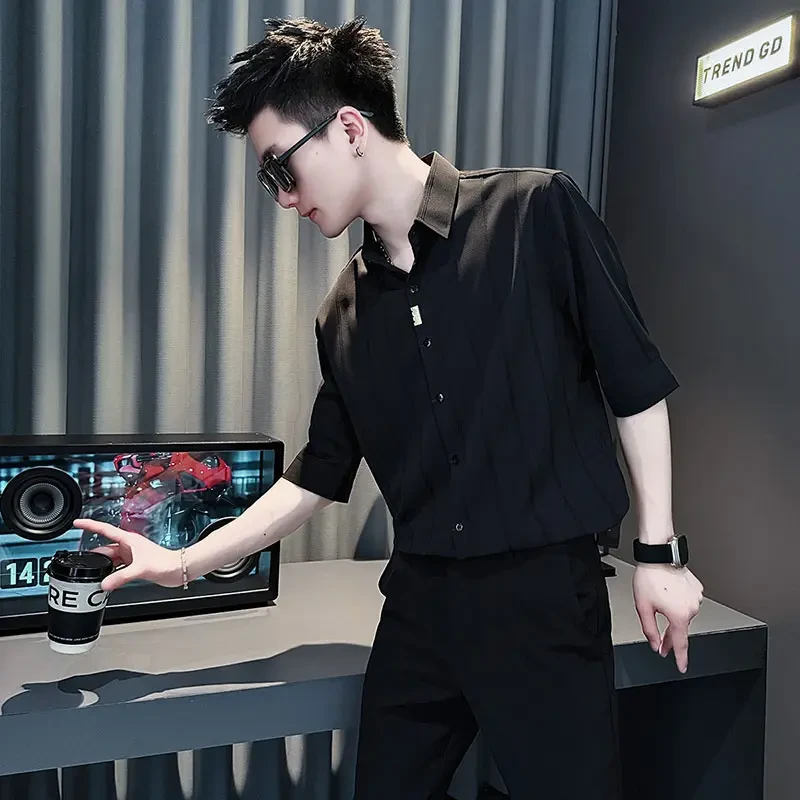高级感黑色短袖衬衫男士潮牌痞帅中袖衬衣男夏季薄款冰丝半袖上衣