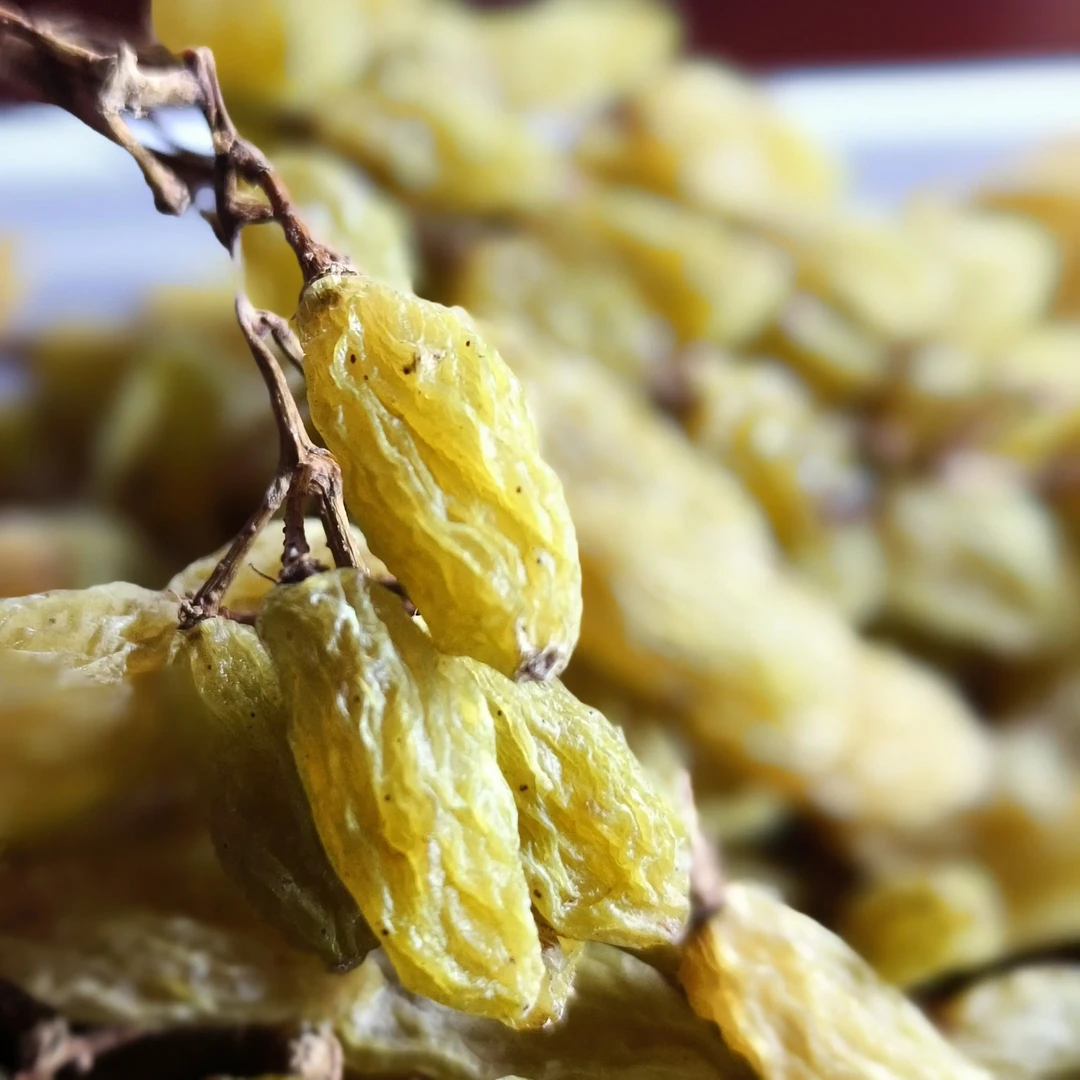 新疆吐鲁番来一串葡萄干自然风干无添加零食