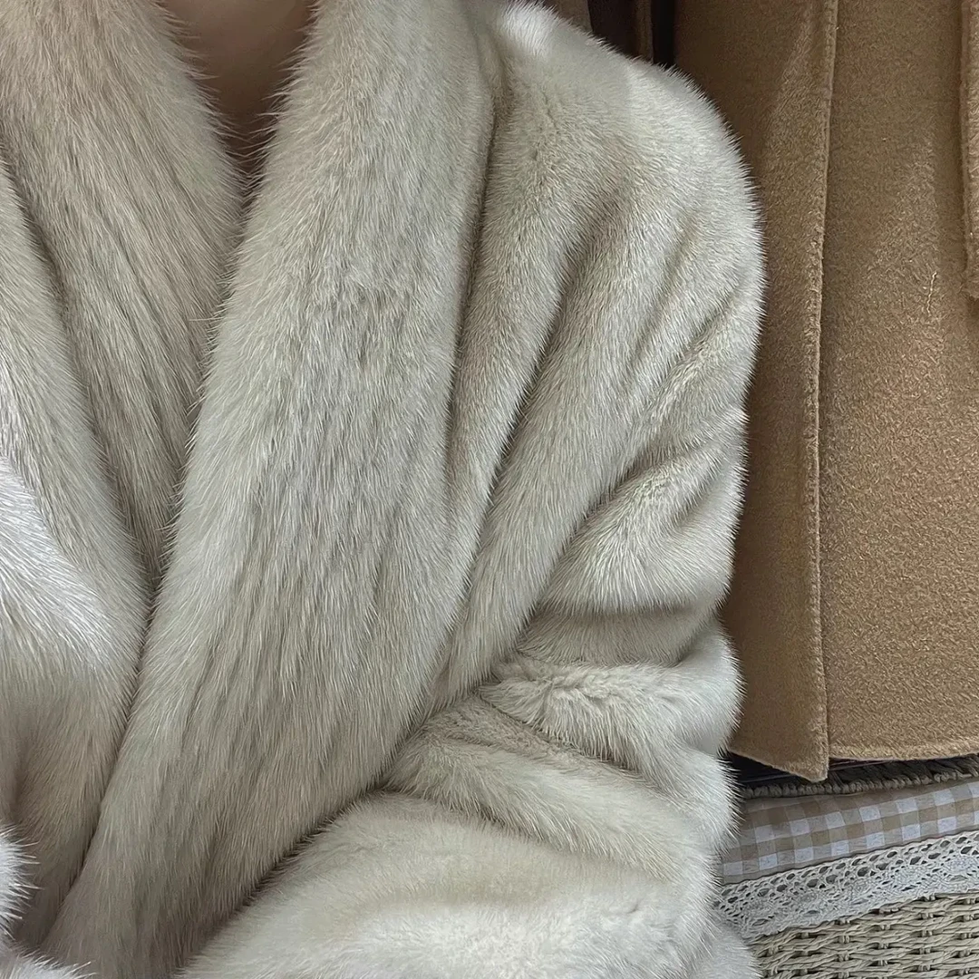 新款进口整貂V领挽袖时尚女款皮草外套