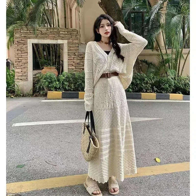 早秋法式镂空设计感上衣外搭毛衣开秋季薄外套雅丹风穿搭女两件套