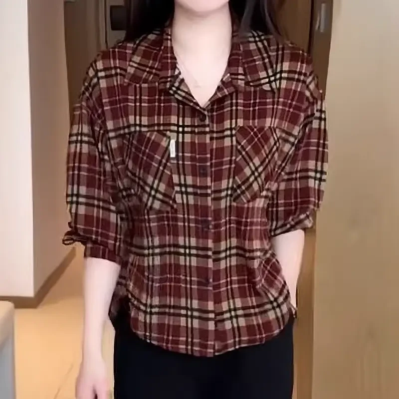 春季女装新款时尚洋气宽松百搭减龄小个子上衣复古格子长袖衬衫