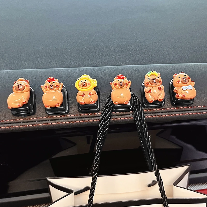 卡皮巴拉车载挂钩前排副驾驶可爱卡通网红汽车多功能收纳置物挂钩