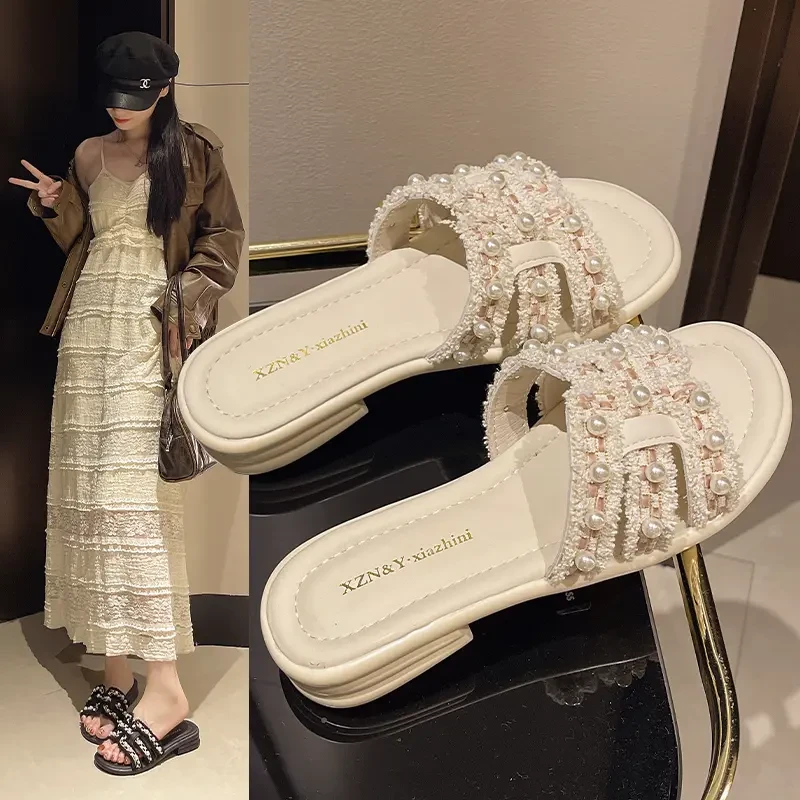 法式珍珠拖鞋女夏外穿2025新款仙女小香风时尚平底一字沙滩凉拖鞋