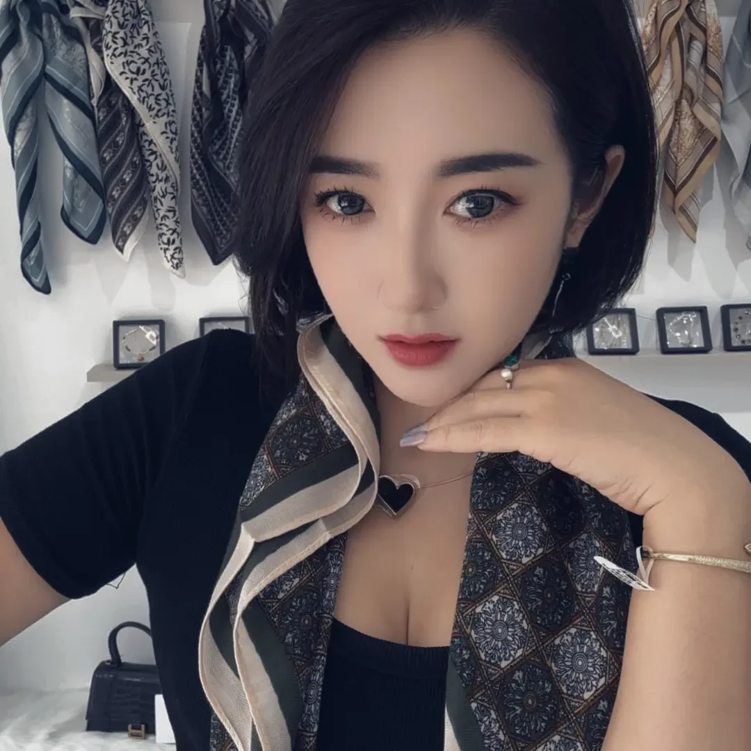 复古格子三角巾女春夏新款时尚氛围感百搭装饰包头巾多用领巾