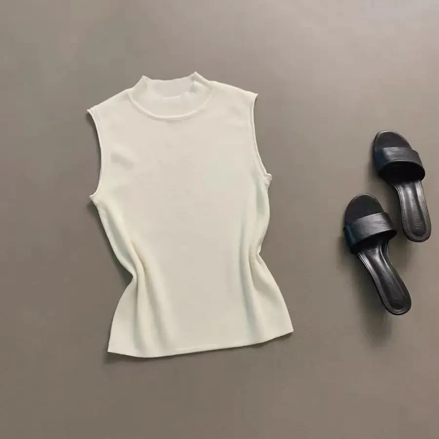 牦牛绒深驼色小圆领背心时尚百搭舒适