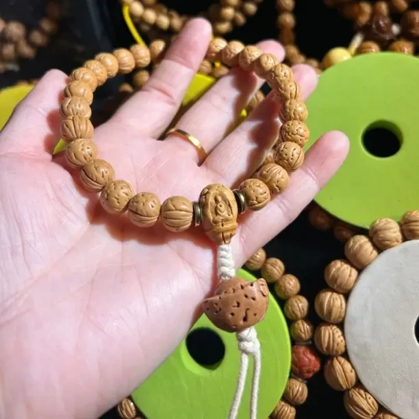 小肌肉纹手持，小巧精致，质感十足