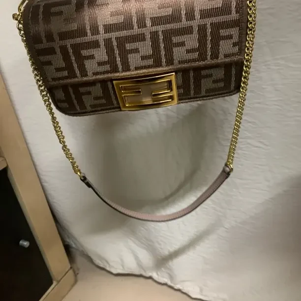 过季节特价处理软面防水轻奢风黑色单肩包链条包小方包小包包潮流