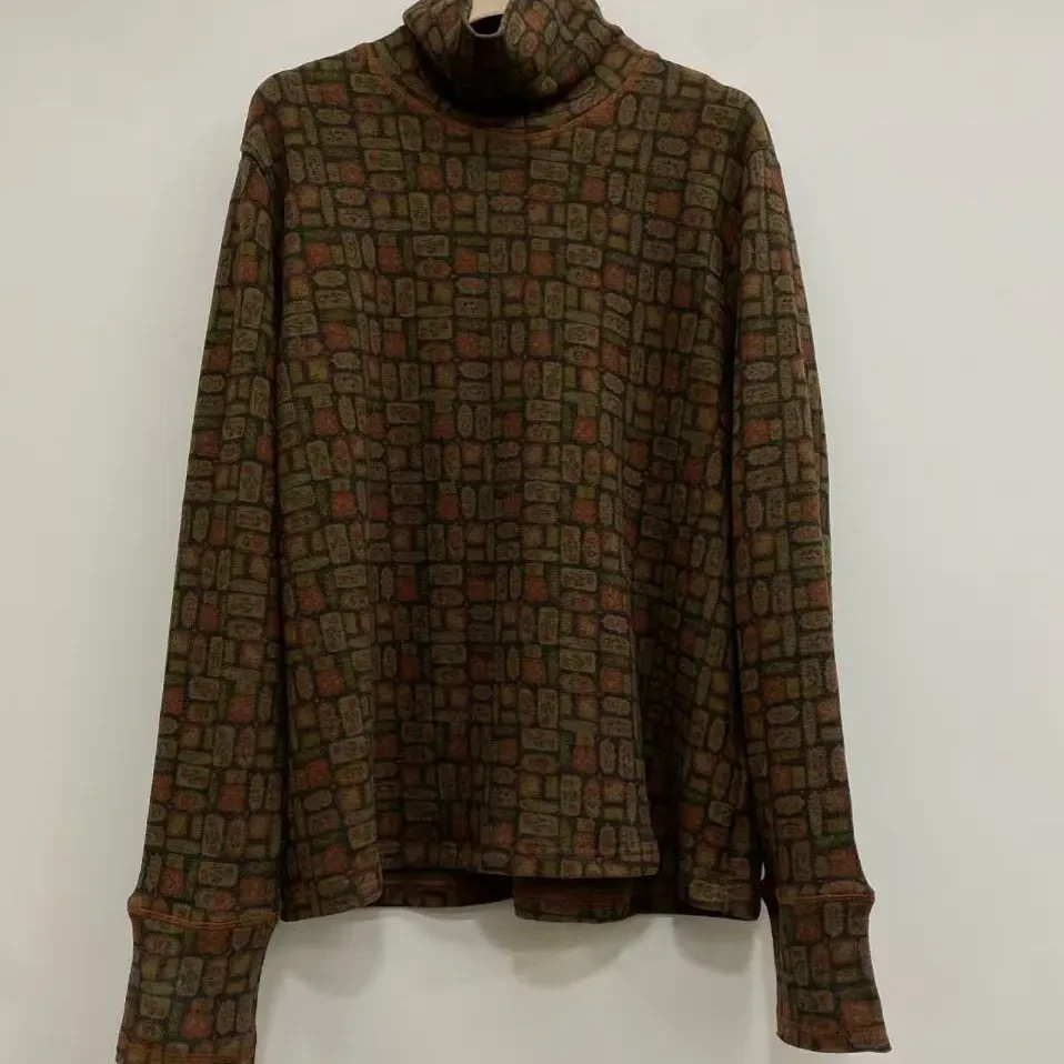 革会分享古澜木多色线条撞色拼接印花凌格高领打底衫