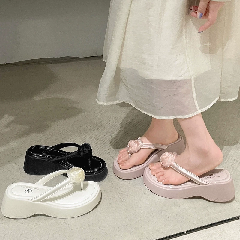 爆款仙女风粉色厚底人字拖女2025新款夏季外穿配裙子增高法式凉拖