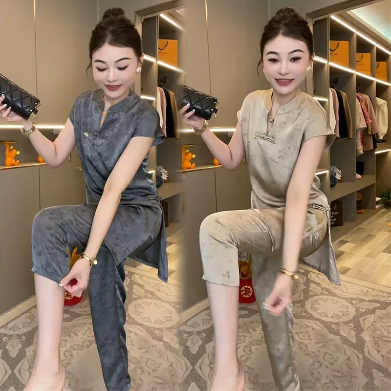 新中式时尚套装女夏季洋气暗花短袖复古盘扣侧开叉t恤裤子两件套