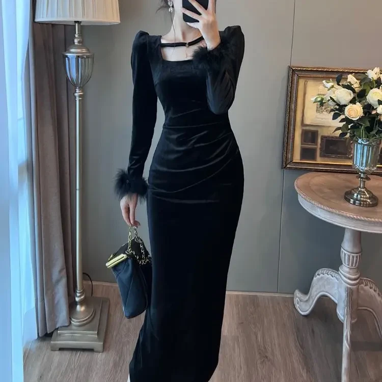 法式复古赫本风显瘦收腰气质黑色长袖中长款打底连衣裙女秋冬