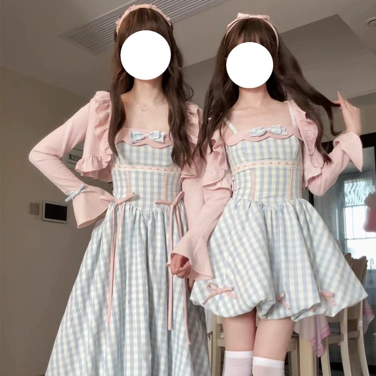 桔梗house海盐草莓温柔甜美风粉色针织外搭长短款蓝格吊带裙