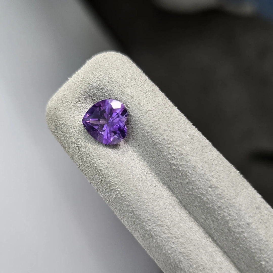 乌拉圭浓郁紫水晶精致爱心切裸石