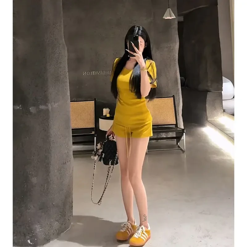 夏季新款洋气衣服女装韩系穿搭V领修身短袖上衣休闲高腰显瘦短裤