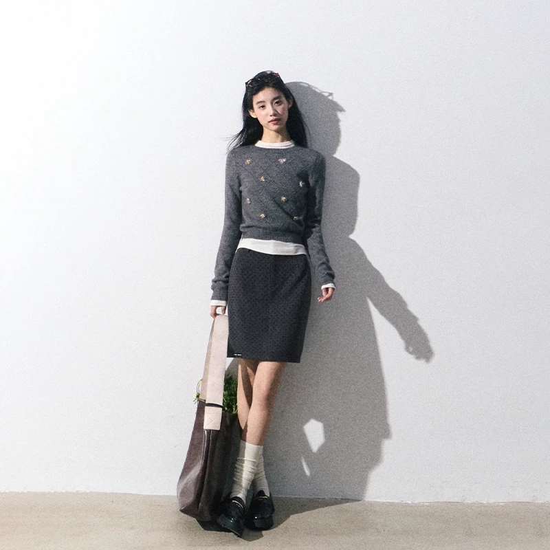 OAKMOO/ "冬天的果实"手工钉珠花重工针织衫毛衣套头内搭打底衫女