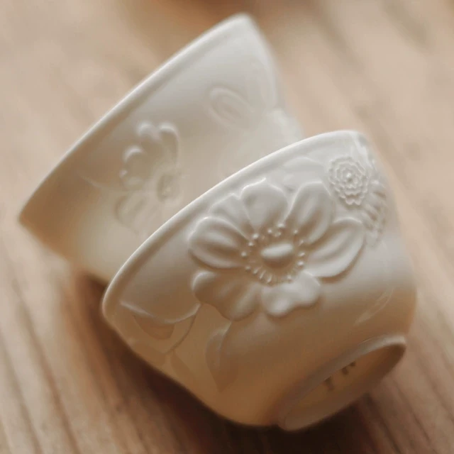 日式轻奢骨瓷外贸浮雕吃饭碗家用防烫米饭碗汤面碗高颜值陶瓷餐具