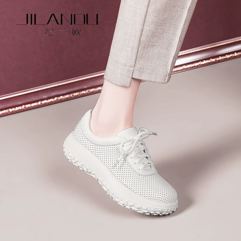 女2025春秋新款软底真皮休闲鞋舒适妈妈单鞋牛皮厚底摇摇女鞋