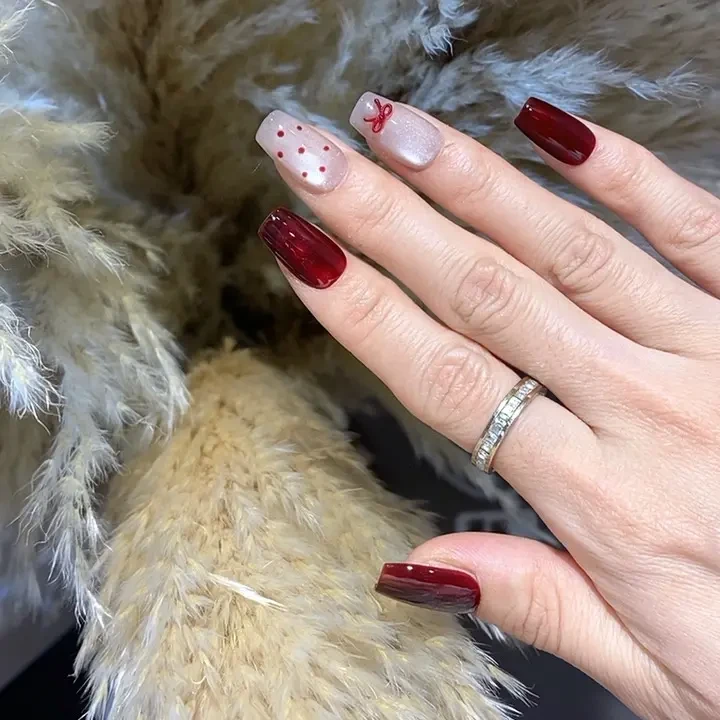 新年战甲红色波点猫眼显白法式高级感短款手工穿戴甲
