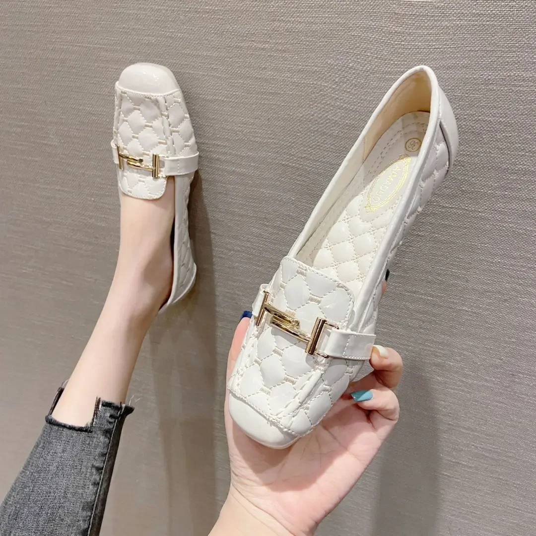 新款潮牌大小码平底豆豆鞋真皮软皮底软底休闲单鞋女豆豆鞋43瓢鞋