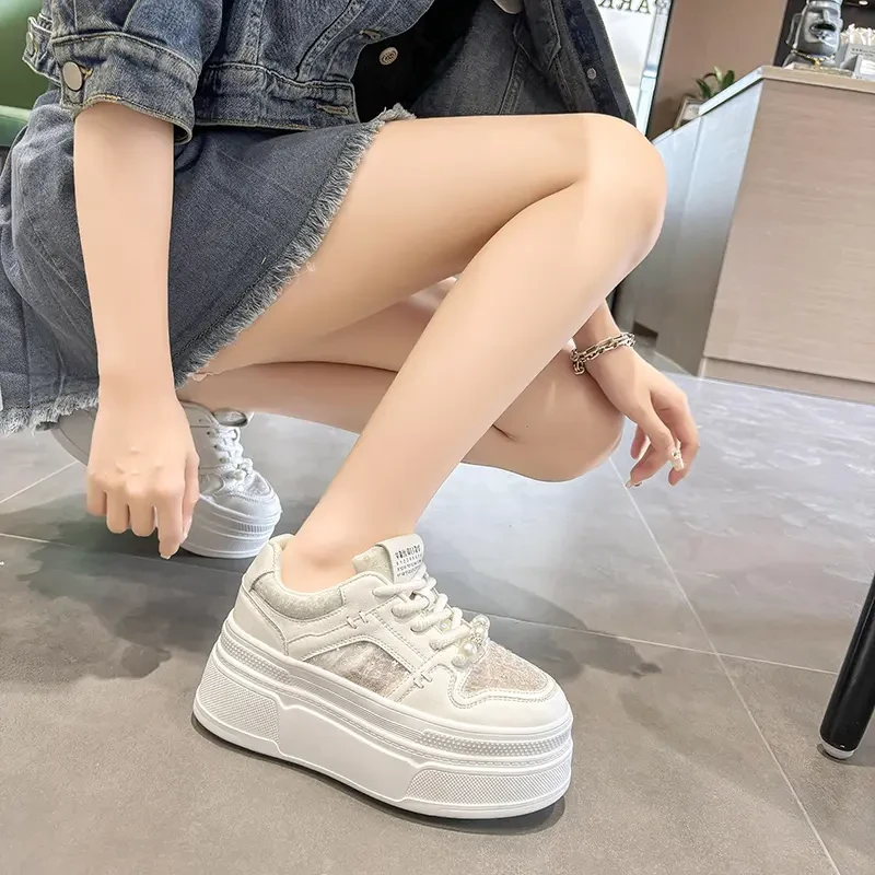 7厘米超轻厚底小白鞋女2025夏季珍珠脚链松糕鞋真皮网面休闲鞋