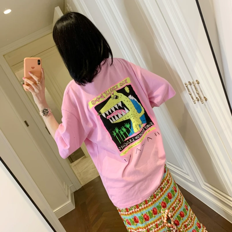 ◆张静芝韩国夏季 好萌的粉色恐龙印花图案圆领短袖宽松T恤