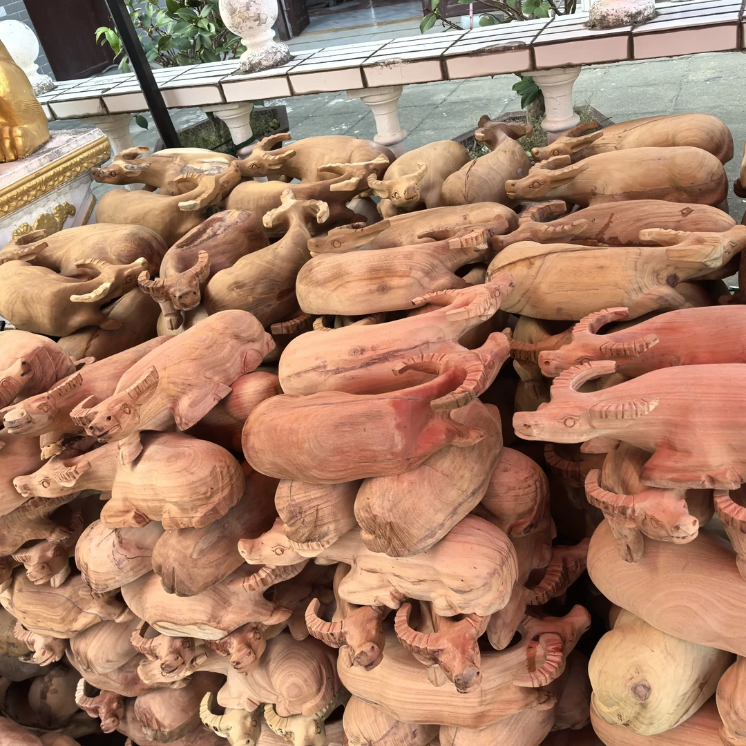 花梨木原木原色无漆无蜡实木雕刻大尺寸卧牛摆件40-12-11