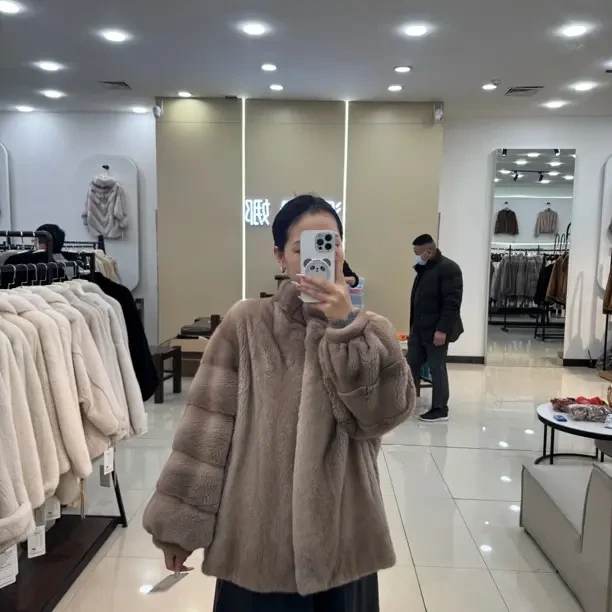 天鹅绒整貂立领中长款皮草外套女冬季时尚新款