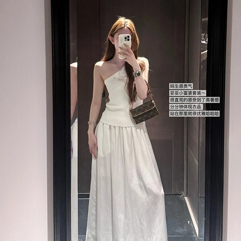 老钱风气质斜肩坑条针织背心显瘦上衣+半身裙套装