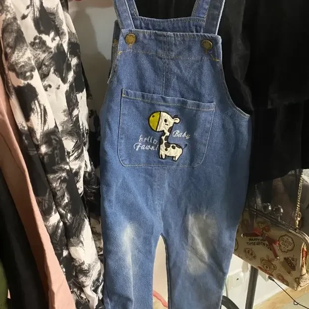 儿童春秋款牛仔背带裤男女通用休闲舒适