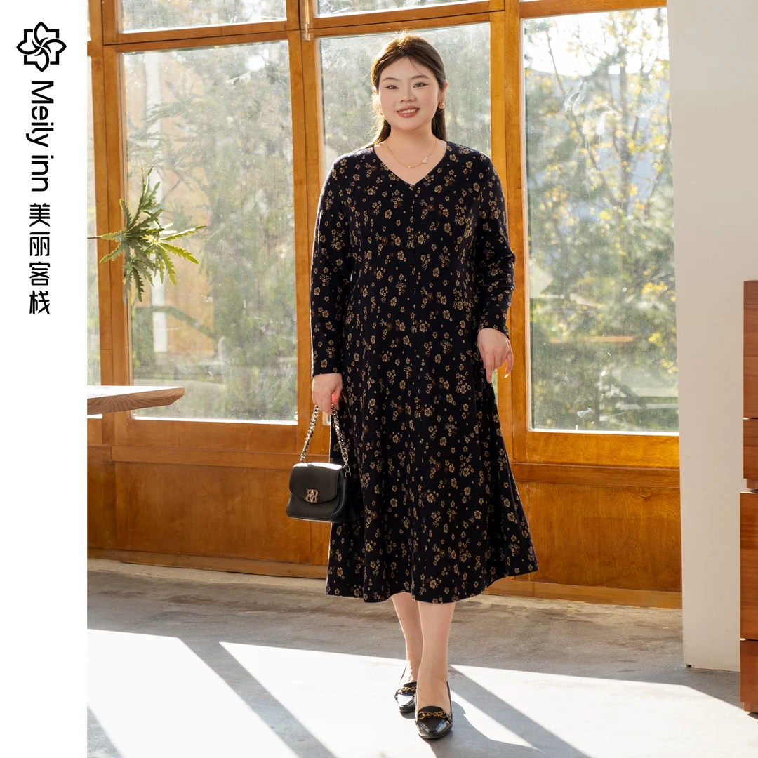 蔚蓝之梦美丽客栈双面绒针织连衣裙秋冬碎花原创高端大码女装