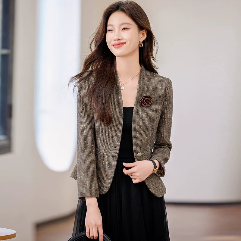 高级感休闲小西装外套女2025春季新款洋气修身小个子简约西服上衣