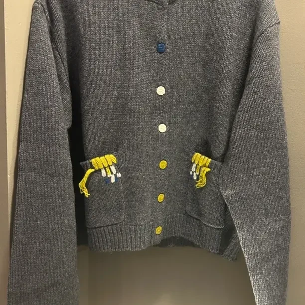 日系小开设计款包口刺绣羊毛针织开衫