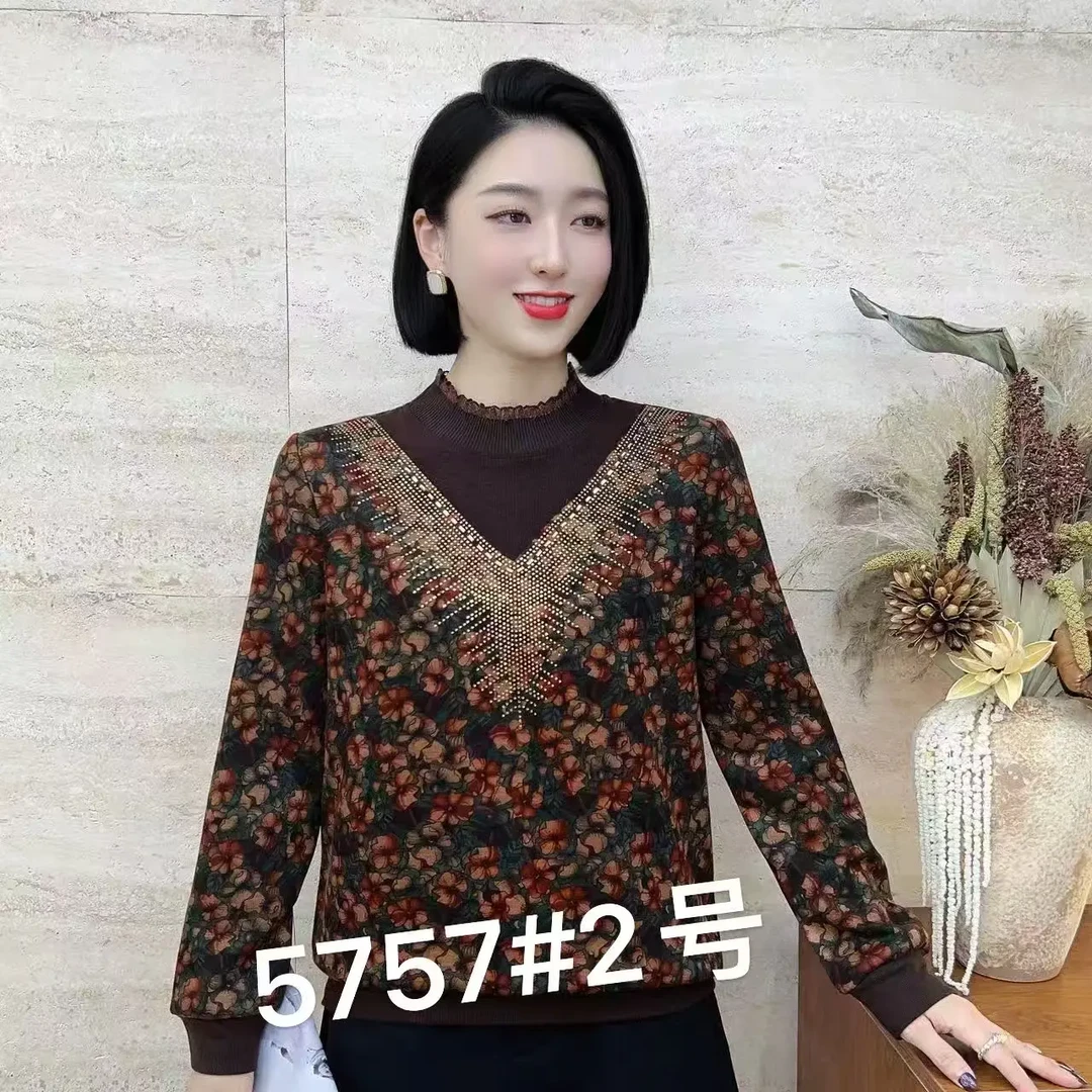 中老年妈妈冬季加绒宽松洋气长袖烫钻保暖打底上衣