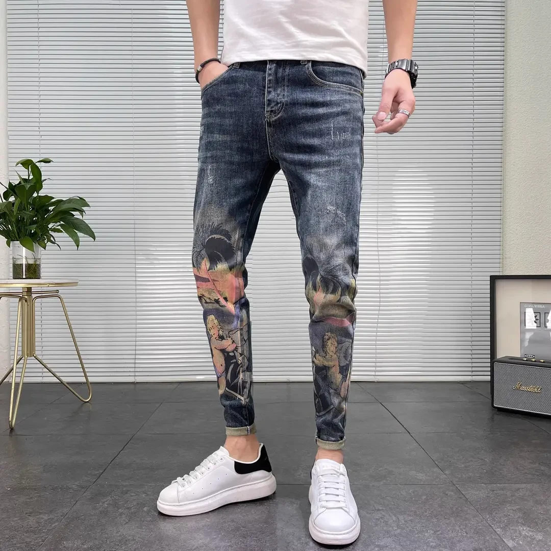 新款个性印花男士休闲牛仔裤男款男士潮流潮牌户外修身小脚长裤子