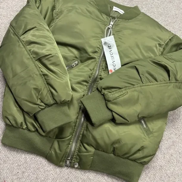 冬季新款高级感时尚休闲白鸭绒棒球服外套