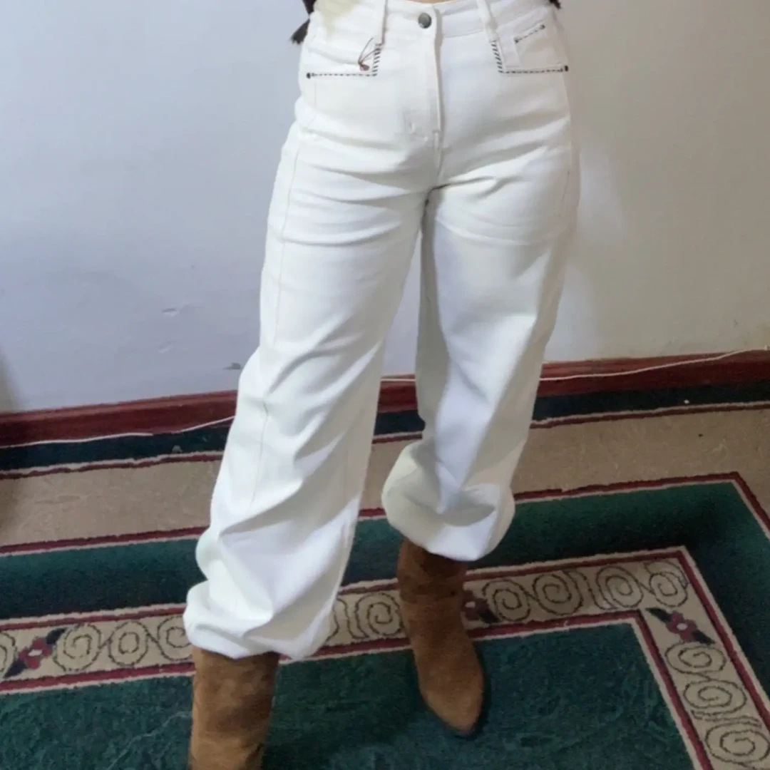 经典显瘦白色水洗百搭时髦牛仔裤