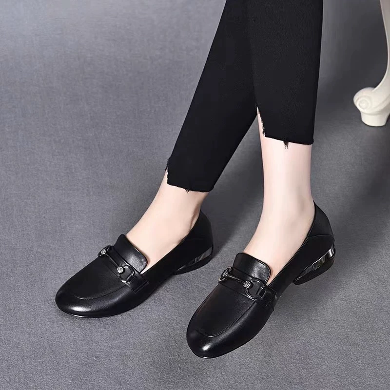 真皮单鞋女平底2025新款春季百搭乐福鞋软底小皮鞋圆头一脚蹬女鞋