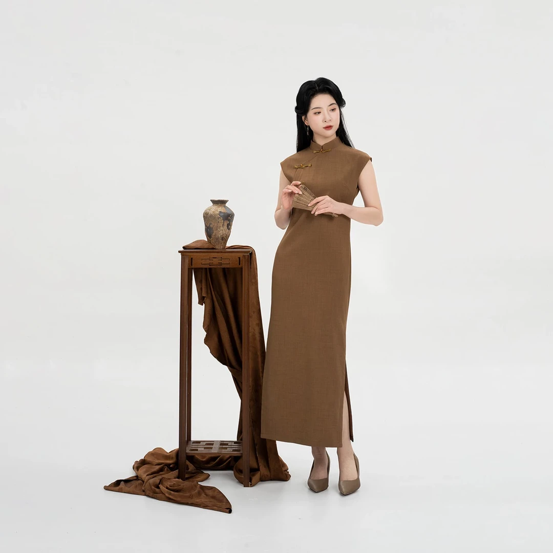 织造司[茶褐]无中生腰旗袍女新中式国风盘扣2025新款短袖连衣裙子