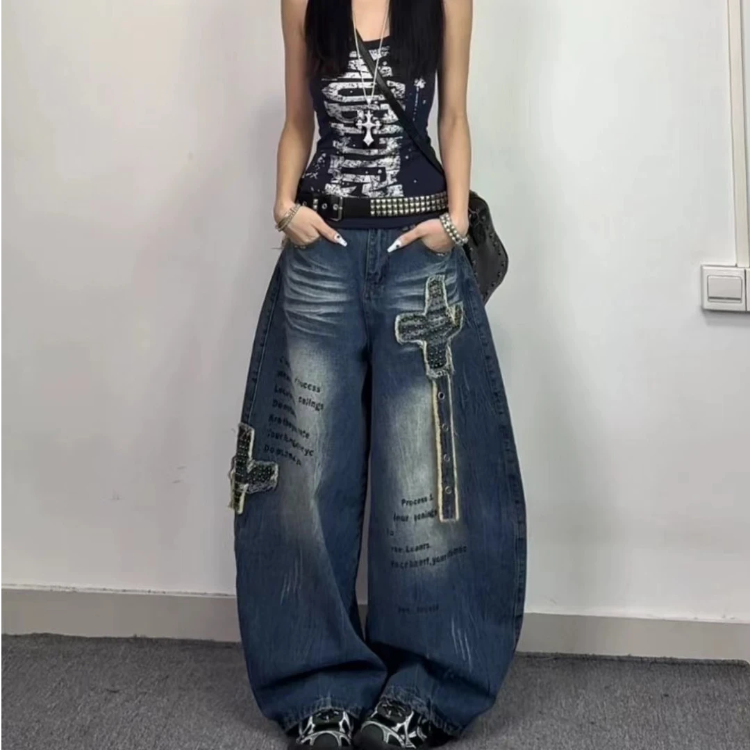 秋冬新款水洗铆钉印花刺绣拼接弯刀牛仔裤女高腰宽松百搭阔腿裤潮