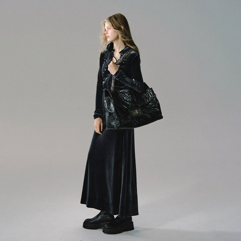 OAKMOO/ "泻落的星光"高级感丝绒短款连帽卫衣吊带连衣裙两件套装