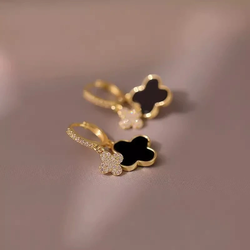 铜合金耳饰 黑色时尚四叶草耳扣轻奢高级感耳坠气质名媛百搭耳环